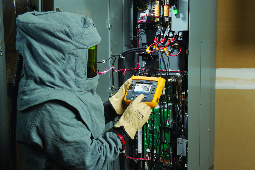 Power logging equipment tracking energy consumption in a business to reduce costs and optimize efficiency